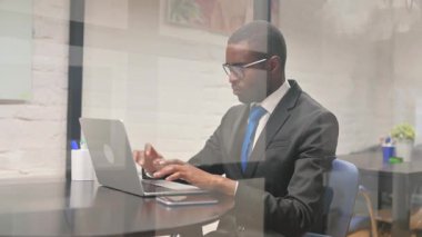 Afrikalı İşadamı Çalışma Alanından Ayrıldı, Toplantıya Geç Kaldı