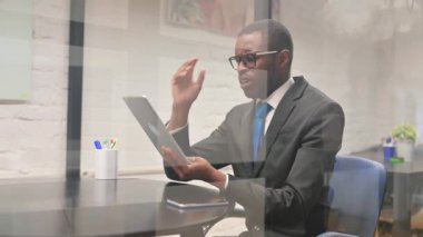 Afrikalı İşadamı Tabletteki Kayıptan Şok Oldu