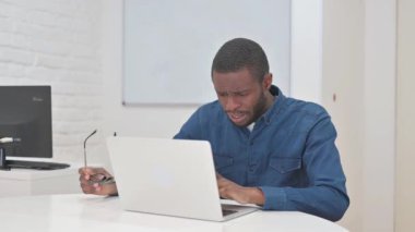 Laptop 'ta Kayıp Orta Çağ Afrikalı Adam