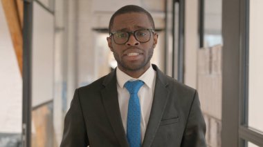 Afrikalı İş Adamı Video Sohbeti Yaparken Web Kamerası Görüntüsü