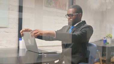 Afrikalı İşadamı Çalışma Alanından Ayrıldı, Toplantıya Geç Kaldı