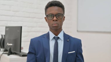 Tarafsız İfade Veren Genç İşadamı