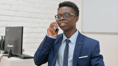 Zekice Konuşan Afrikalı Adamın Portresi