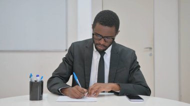 İş Adamı Yazma ve İmzalama Belgeleri