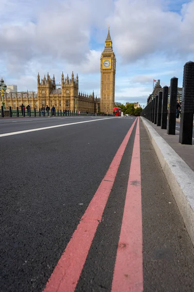 Parlamentet Och Big Ben Vägutsikt Högkvalitativt Foto — Stockfoto