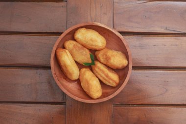 Comro ya da combro, kavrulmuş kav ezmesinden yapılmış geleneksel bir Java atıştırmalığı. İçinde lezzetli bir oncom ya da mayalanmış soya fasulyesi keki ve biber karışımı var.