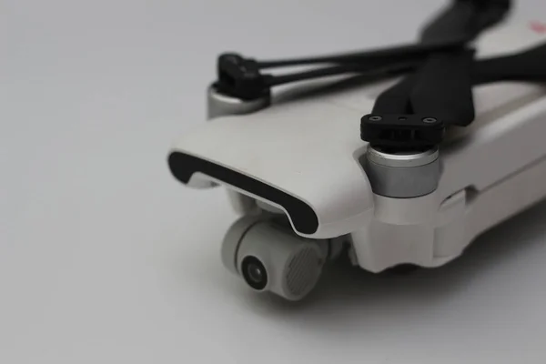 Close Partes Detalhadas Drone Branco Isolado Sobre Fundo Branco Conceito — Fotografia de Stock