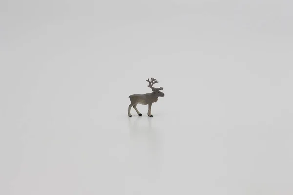 Gros Plan Une Figurine Miniature Orignal Isolé Sur Fond Blanc — Photo