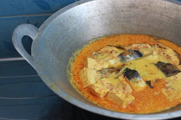 Photo Tuna Fish White Tofu Yellow Spice Sauce Frying Pan — стокове фото