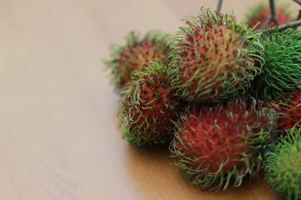 Fruto Rambutan Que Verde Avermelhado Cor Que Tem Gosto Doce — Fotografia de Stock