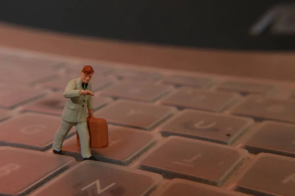 Miniature Figure Office Worker Carrying Briefcase Walking Keyboards — Stock Photo, Image