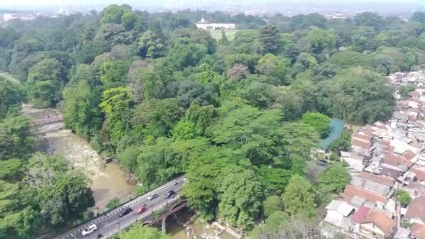 Bogor Indonesia Bogor October 2022 位于植物园中央的总统府大楼的4K段航拍照片 — 图库视频影像