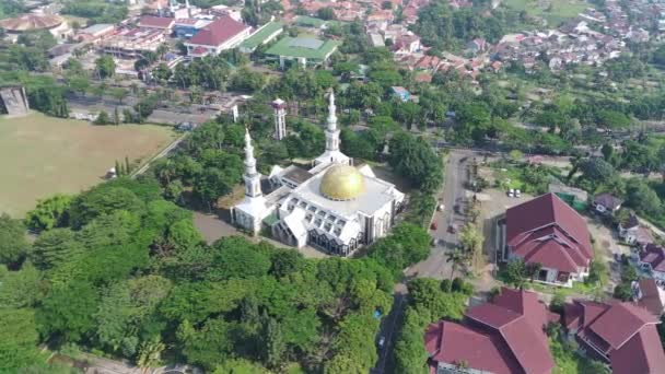 Footage Aerial View Baitul Faidzin Grand Mosque Noon Middle Central — Vídeo de Stock