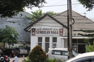 Yogyakarta, Endonezya - Mart 1923 - Endonezya 'nın Yogyakarta şehrinde yer alan ve dokuz ejderha veya sembilan Naga adı verilen bir gamsum yerleştirildi..