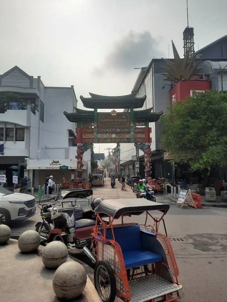 インドネシアのジョグジャカルタ 2023年3月19日 ジョクジャカルタのマリオボロ通りにあるカンポエン ケタンダンという中国の村の記念碑 — ストック写真