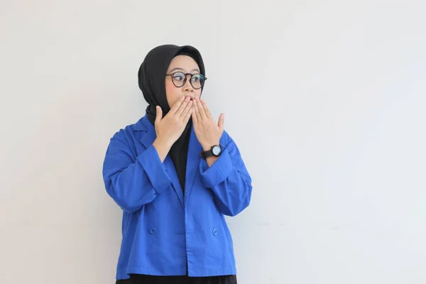 Bela Jovem Mulher Muçulmana Asiática Vestindo Óculos Blazer Azul Gesto — Fotografia de Stock
