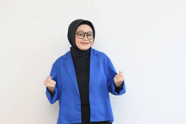 Krásná Mladá Asijská Muslimka Žena Nosí Brýle Modré Sako Veselým — Stock fotografie