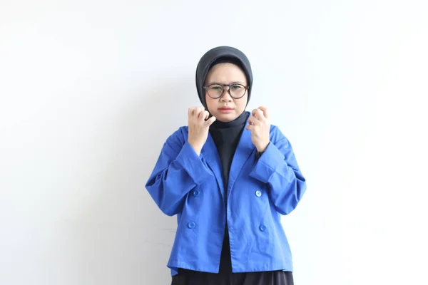 Genç Güzel Asyalı Müslüman Kadın Gözlüklü Mavi Ceketli Kızgın Yüz — Stok fotoğraf