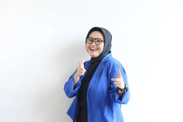 Krásná Mladá Asijská Muslimka Brýlích Hidžáb Nosí Modré Sako Úsměvem — Stock fotografie