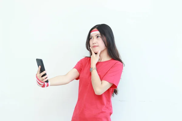 Portrait Belle Femme Asiatique Portant Une Tenue Rouge Célébrant Fête — Photo