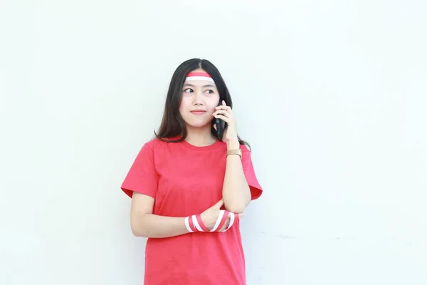 Portret Van Mooie Aziatische Vrouw Dragen Rode Outfit Vieren Indonesië — Stockfoto