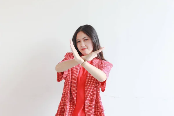 Portrét Krásné Asijské Ženy Sobě Červené Oblečení Odmítnutí Nebo Nesouhlas — Stock fotografie