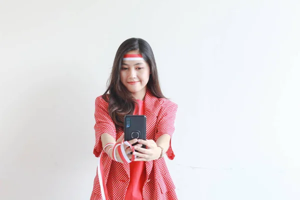Portrait Belle Femme Asiatique Portant Une Tenue Rouge Célébrant Fête — Photo
