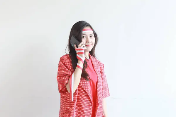 Retrato Una Hermosa Mujer Asiática Vestida Rojo Celebrando Día Independencia — Foto de Stock