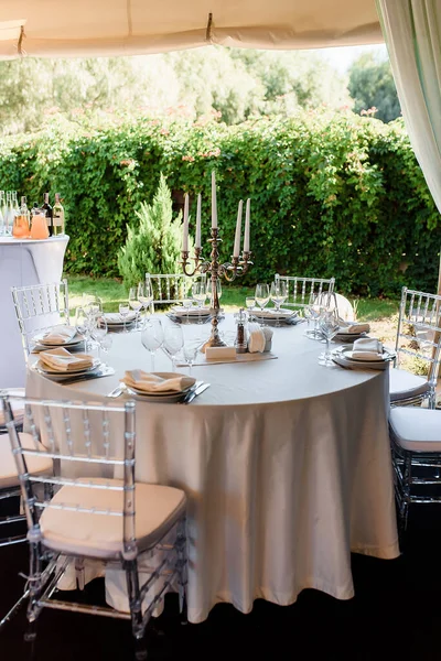Det Eleganta Bröllopsbordet Redo För Gäster Högkvalitativt Foto — Stockfoto