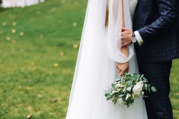 Een Jong Bruidspaar Hun Bruiloft Hoge Kwaliteit Foto — Stockfoto