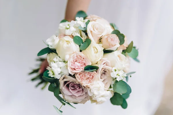 Zarter Brautstrauß Aus Pastellfarbenen Blumen Hochwertiges Foto — Stockfoto