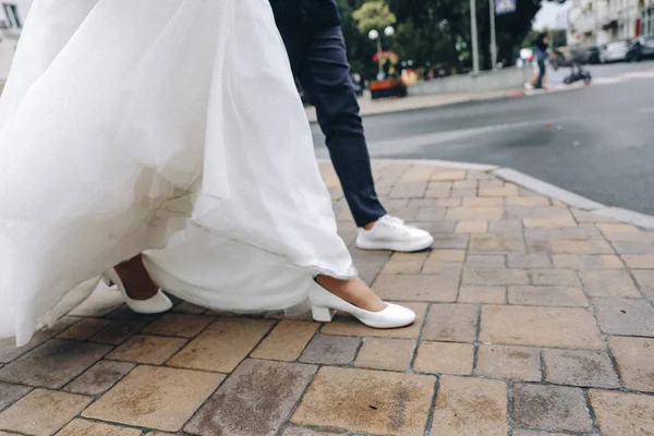 Hayata Senin Ellerinle Devam Etmek Istiyorum Düğün Günlerinde Şehirde Güzel — Stok fotoğraf