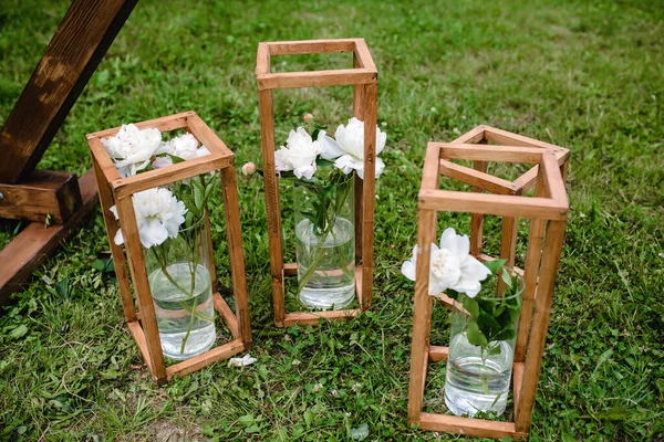 Ślubne Róże Szklanym Wazonie Wysokiej Jakości Zdjęcie — Zdjęcie stockowe