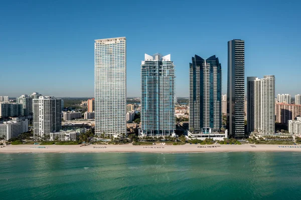 Drone View Miami Strand Med Byggnader Bakgrunden Vacker Blå Himmel — Stockfoto