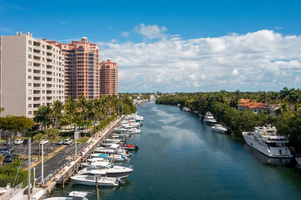 Vista Aérea Del Canal Miami Con Edificios Rojos Beige Como — Foto de Stock