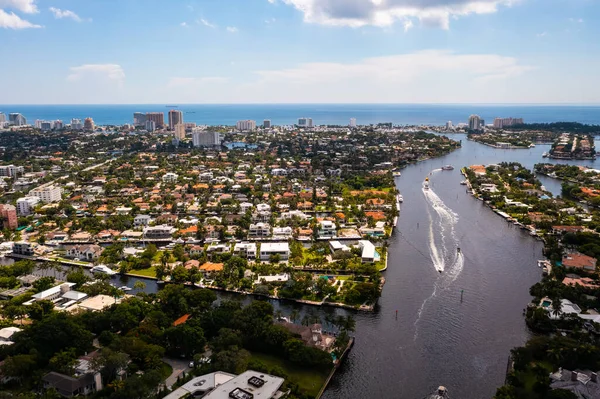 Flygdrönare Skott Lyx Område Miami Med Vik Med Båtar Segling — Stockfoto