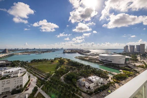 Aerial Shot Commercial Area Downtown Miami Parks Bridges Cars Modern — Stock Photo, Image