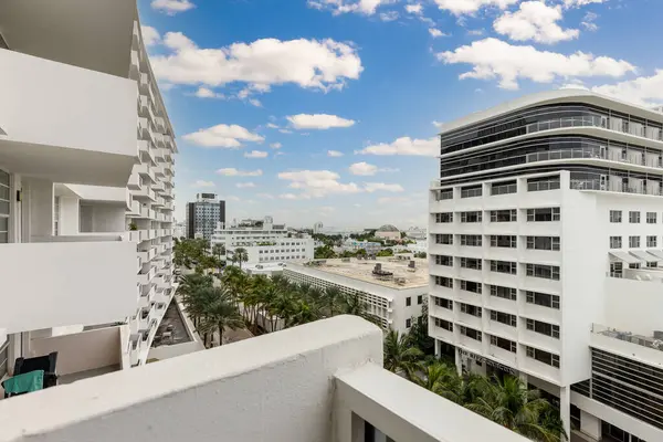 Foto Aérea Del Moderno Edificio Apartamentos Miami — Foto de Stock