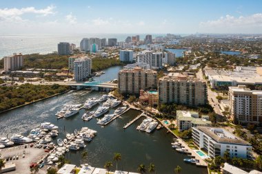 anten, hava manzarası, mimari, balkon, plaj, botlar, bina, bina, dış bina, şehir, şehir manzarası, bulutlar, insansız hava aracı, insansız hava aracı görüntüsü, dış, ünlü yer, liman, yüksek açı, ev, ev