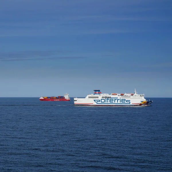 BALTIC SEA, BORNHOLM ADASI - CRCA HAZİRAN 2022: Ystad - Swinoujscie rotasındaki Polferibotlar.