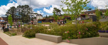 Campos do Jordao, Brezilya 'daki Capivari Parkı bahçe manzarası.