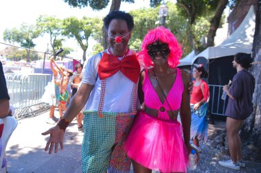 Rio de Janeiro / Brezilya - 02.11.2024: Rio de Janeiro, Brezilya 'da karnaval - Bloco Cordao do Boitata, bu Pazar (11), Rio de Janeiro şehir merkezinde. Grup Rio 'nun karnavalını geleneksel ve orijinal şarkılarla canlandırdı..