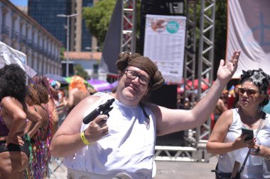 Rio de Janeiro / Brezilya - 02.11.2024: Rio de Janeiro, Brezilya 'da karnaval - Bloco Cordao do Boitata, bu Pazar (11), Rio de Janeiro şehir merkezinde. Grup Rio 'nun karnavalını geleneksel ve orijinal şarkılarla canlandırdı..