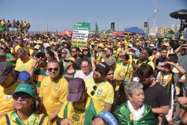 Brezilya 'nın eski cumhurbaşkanı Jair Bolsonaro (PL) tarafından 21 Pazar günü Rio de Janeiro' daki Copacabana plajında düzenlenen gösteri. Eylemin gündeminde demokrasi ve özgürlüğü savunmak var.. 