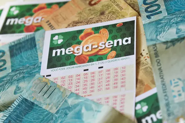 Loterias Caixa tarafından düzenlenen Brezilya Mega SENA piyangosunun kartları. Oyun, beraberlik, Brezilya lotosu. Rio de Janeiro, Brezilya - 06.30. 2024