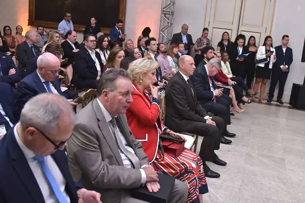 Avrupa ülkesinin Brezilya 'daki ekonomik misyonuna başkanlık eden Belçikalı Prenses Astrid, 28 Perşembe günü Guanabara Sarayı' nda düzenlenen bir törenle Rio de Janeiro vali yardımcısı tarafından karşılandı. Rio de Janeiro / Brezilya - 28.11.2024