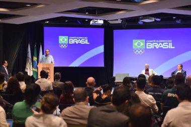 Rio de Janeiro, Brezilya - 12 / 03 / 2024: Rio de Janeiro belediye başkanı Eduardo Paes ve Niteroi belediye başkanı Rodrigo Neves, Başçavuş Paulo Wanderley 'e, kentin 2031 Pan Amerikan Oyunları için adaylığını resmen açıklayan mektubu teslim ettiler.