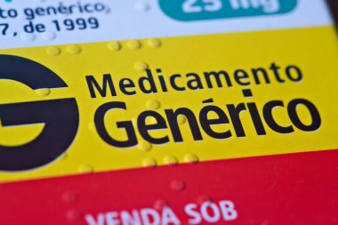 Brezilya 'dan gelen jenerik ilaçların paketlenmesi. Sağlık, finans ve enflasyon. Çevirisi: Genel Tıp. İlaç reçeteyle satılıyor. Rio de Janeiro, Brezilya - 12.18.24.