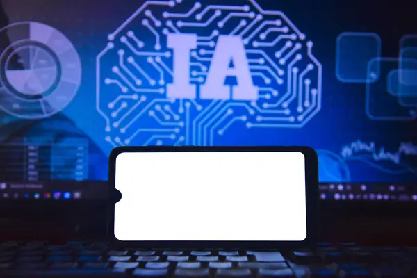 Yatay oryantasyonu doldurmak için boş ekranlı cep telefonu, arka planda yapay zeka ve bilgisayar bilimi arkaplanı. Model için boş cep telefonu beyaz ekranı.