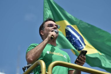 Bolsonaro 'nun gösterisi bu Pazar günü Rio de Janeiro' daki Copacabana plajında yapıldı. Gösteri, 8 Ocak 'ta tutuklananlar için af için düzenlendi. Rio de Janeiro, Brezilya - 03.16.2025